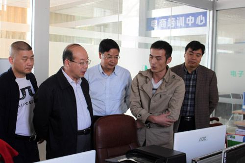 張平春與徐惠中交流