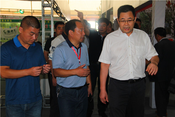 副市長王益參觀花木節